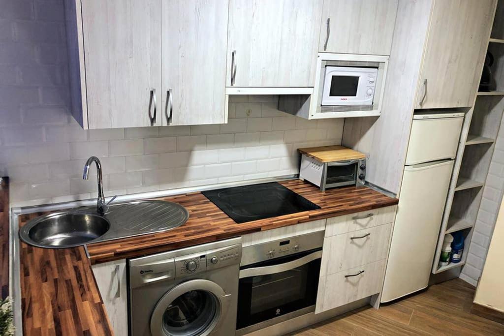 Coqueto apartamento en Puerto Marina con piscina Benalmádena Esterno foto