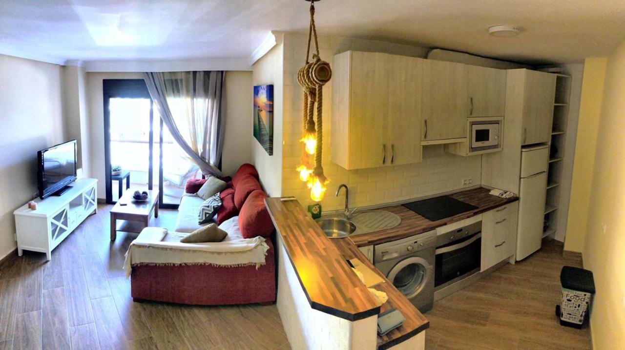 Coqueto apartamento en Puerto Marina con piscina Benalmádena Esterno foto