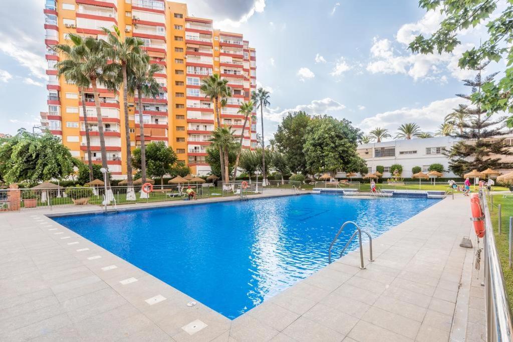 Coqueto apartamento en Puerto Marina con piscina Benalmádena Esterno foto