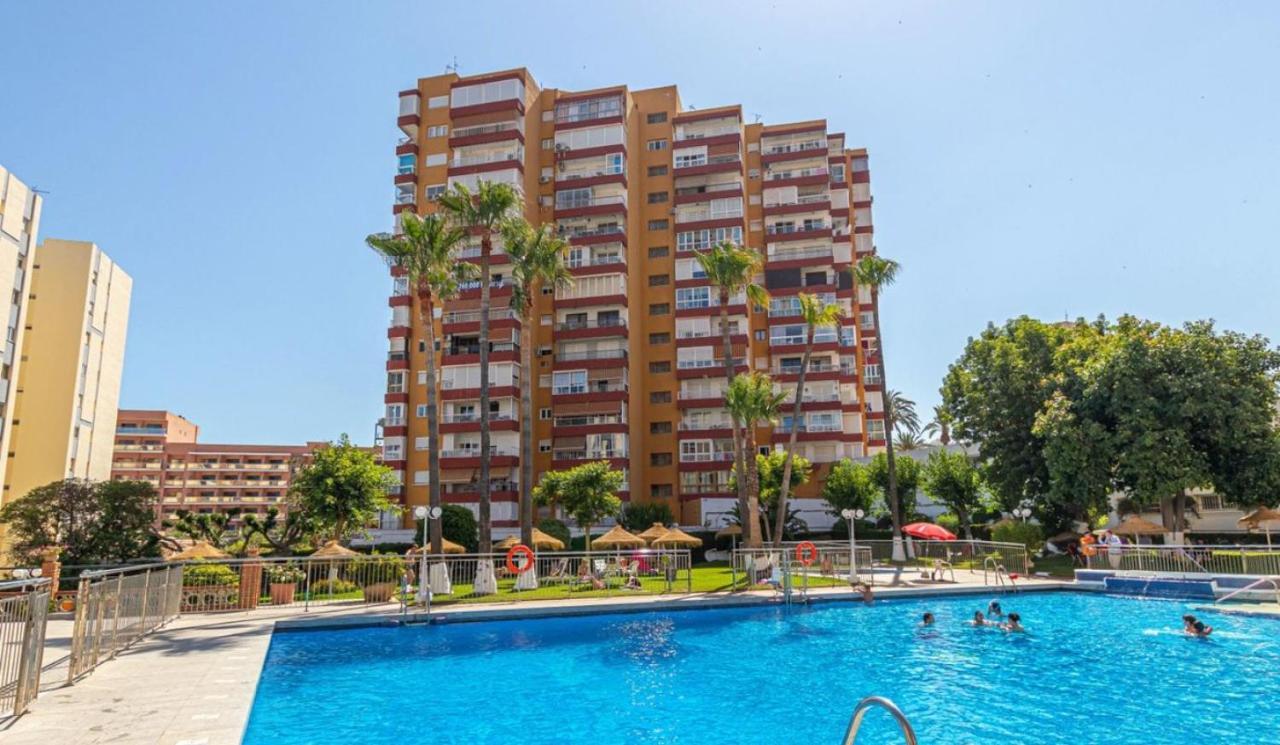 Coqueto apartamento en Puerto Marina con piscina Benalmádena Esterno foto