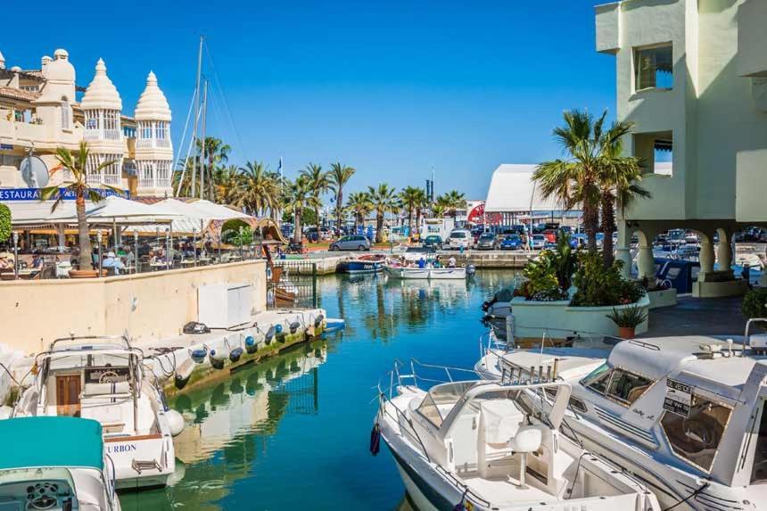 Coqueto apartamento en Puerto Marina con piscina Benalmádena Esterno foto
