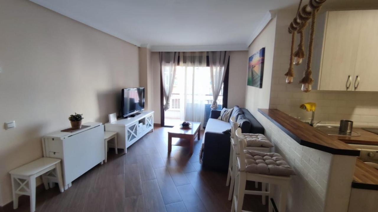 Coqueto apartamento en Puerto Marina con piscina Benalmádena Esterno foto
